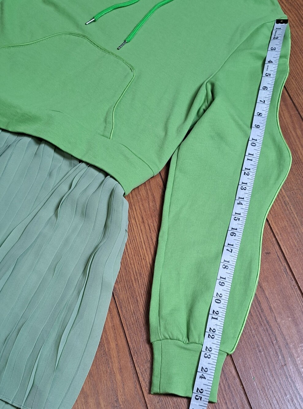 Kelly Obi New York NWT Green Hooded Pleated Chiffon Layered Dress M - Picture 12 of 12
